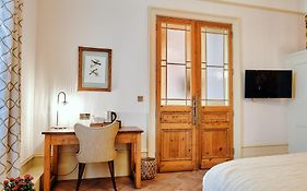 The Black Lion Pub & Boutique Guesthouse